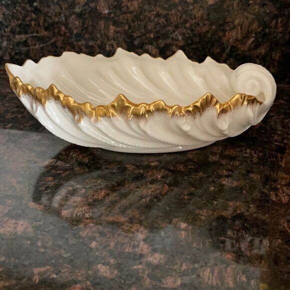 Lenox Acanthus Gold Edge Oval Dish 9 inches - Picture 1 of 4
